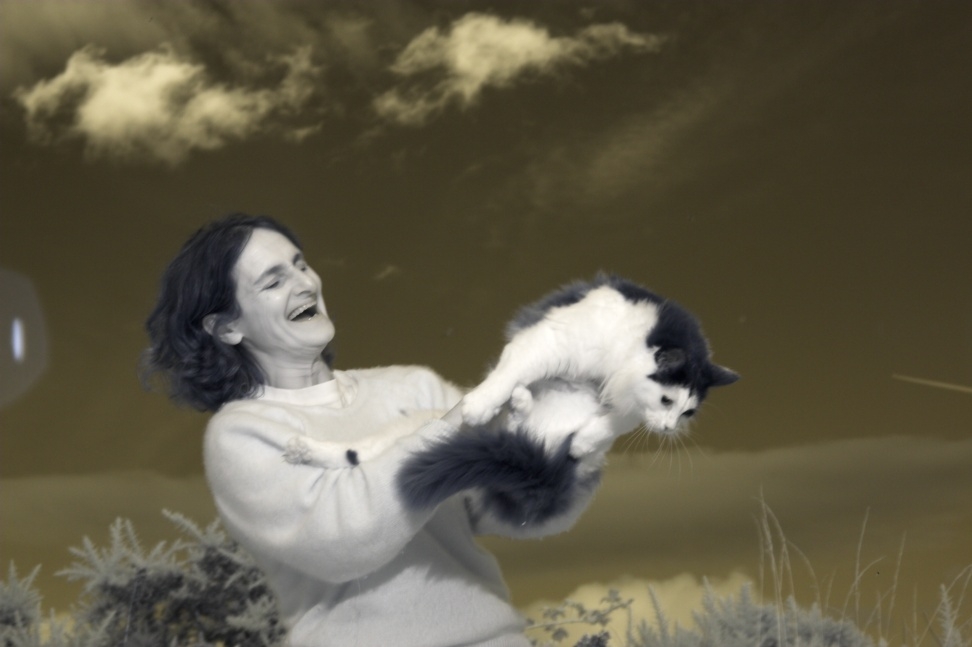 Joan con gatto